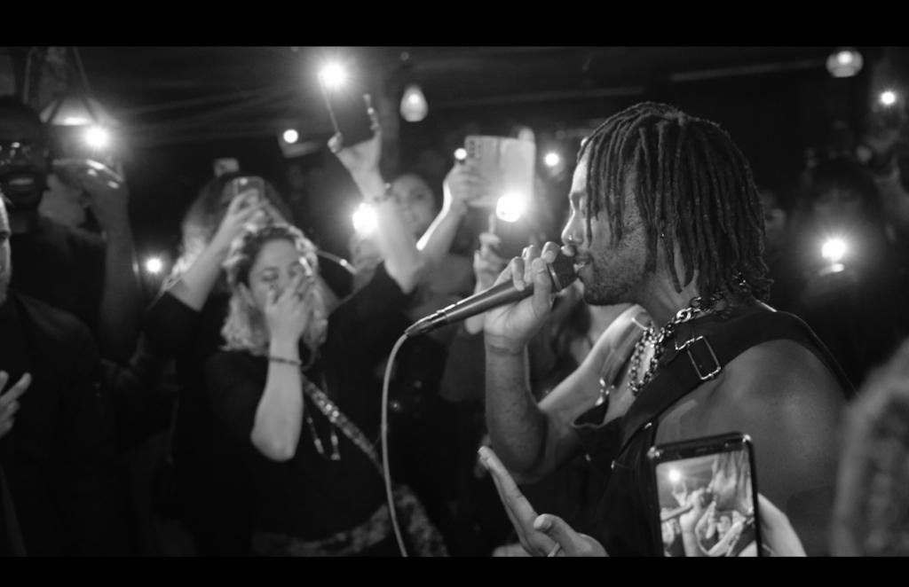 Alla scoperta di Austin Brown e della sua musica Alla scoperta di Austin Brown e della sua musica