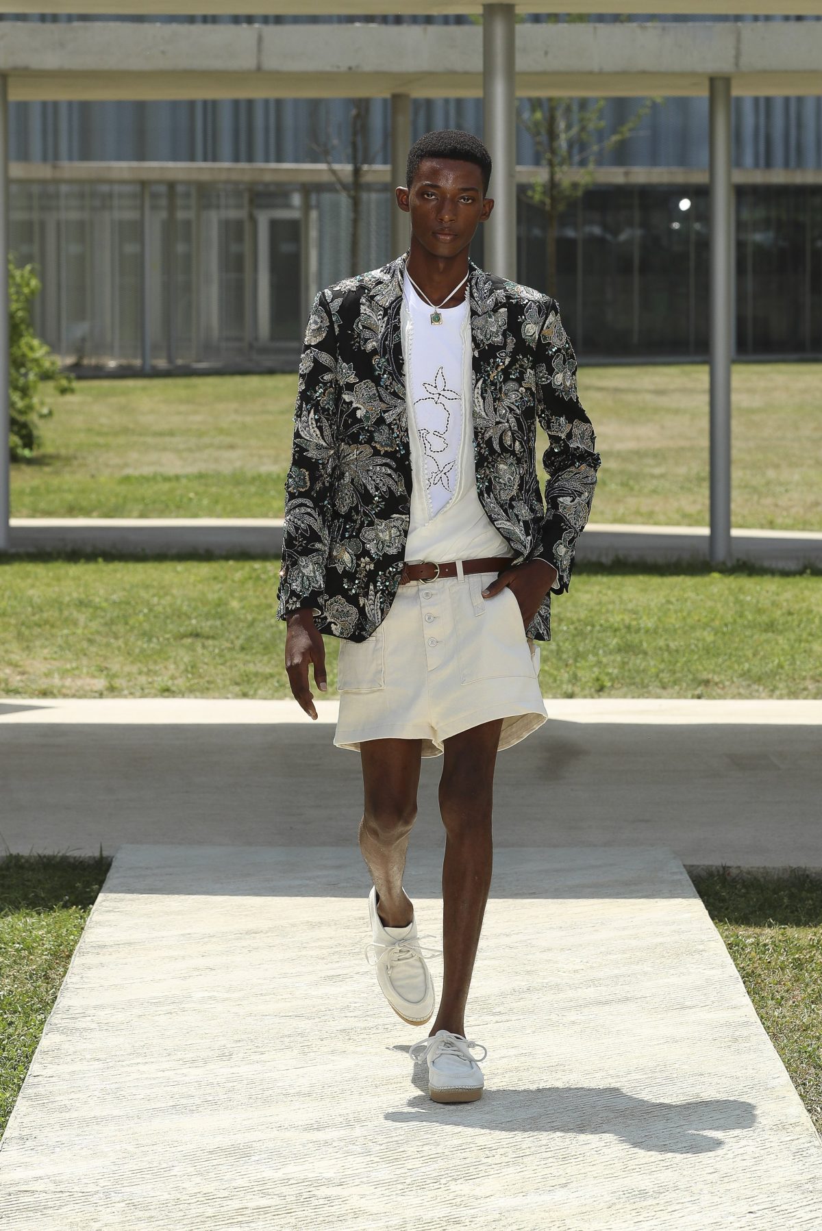 Galleria foto 'Se la giacca sceglie il bermuda…' - foto 5