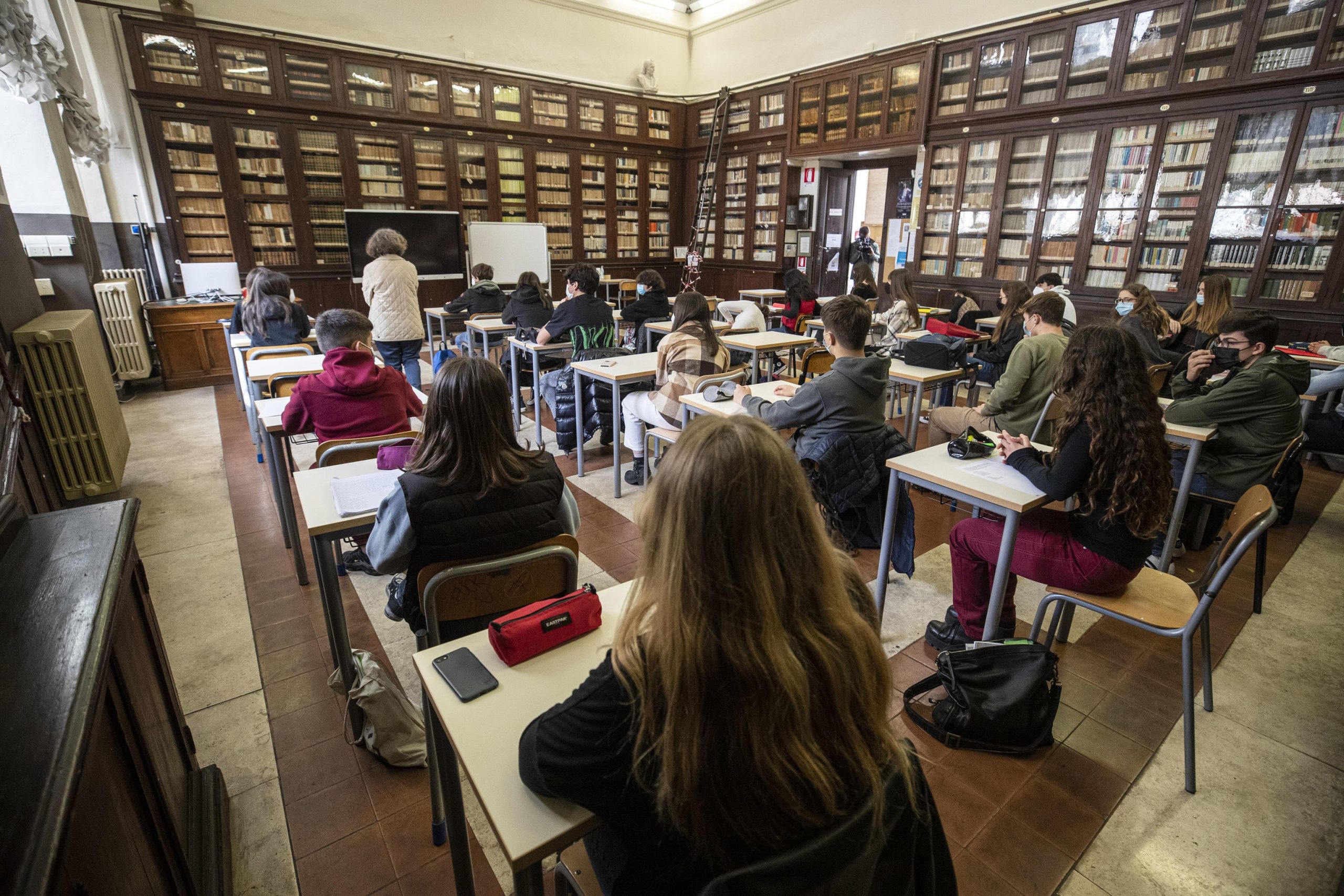 L’impegno della scuola per la lingua italiana contro gli inglesismi