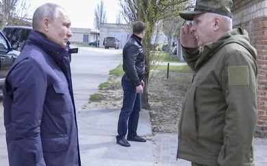 Putin al fronte in Ucraina, visita le basi militari nel Kherson e in Lugansk