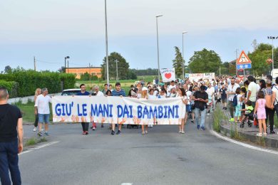 Bibbiano: tolto ai suoi genitori,  violentato nella nuova famiglia