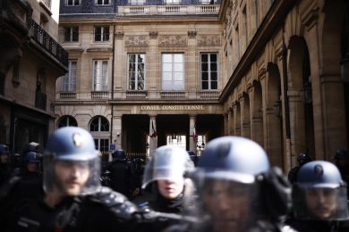 Il Consiglio Costituzionale Francese ha dato il via libera alla riforma delle pensioni