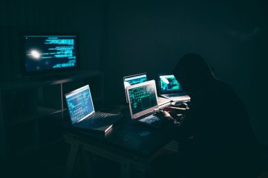 Al mercato nero delle identità