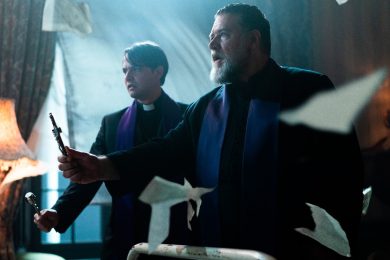 L’esorcista del Papa, Russell Crowe prete in Vespa alla Dan Brown