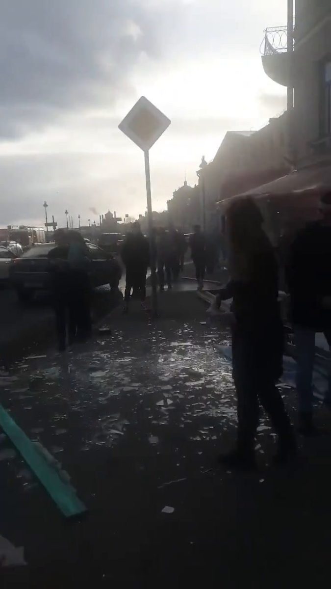 Terrore a San Pietroburgo: bomba esplode in un bar