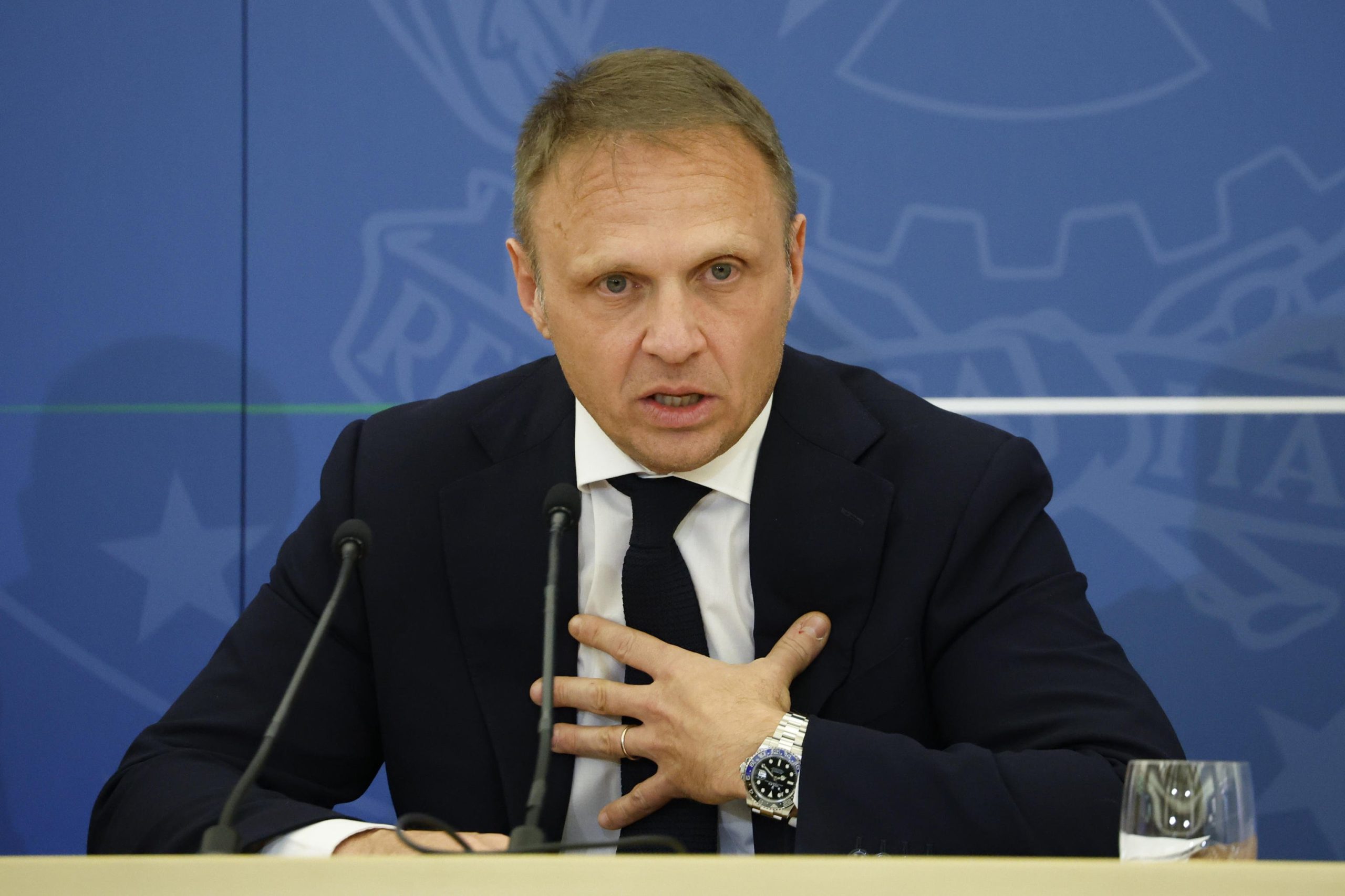 Lollobrigida: «Lavoro nei campi, non sul divano con il reddito»