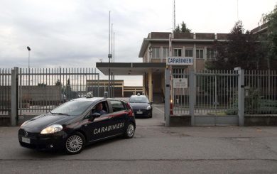 Studente 16 enne accoltella professoressa in classe ad Abbiategrasso
