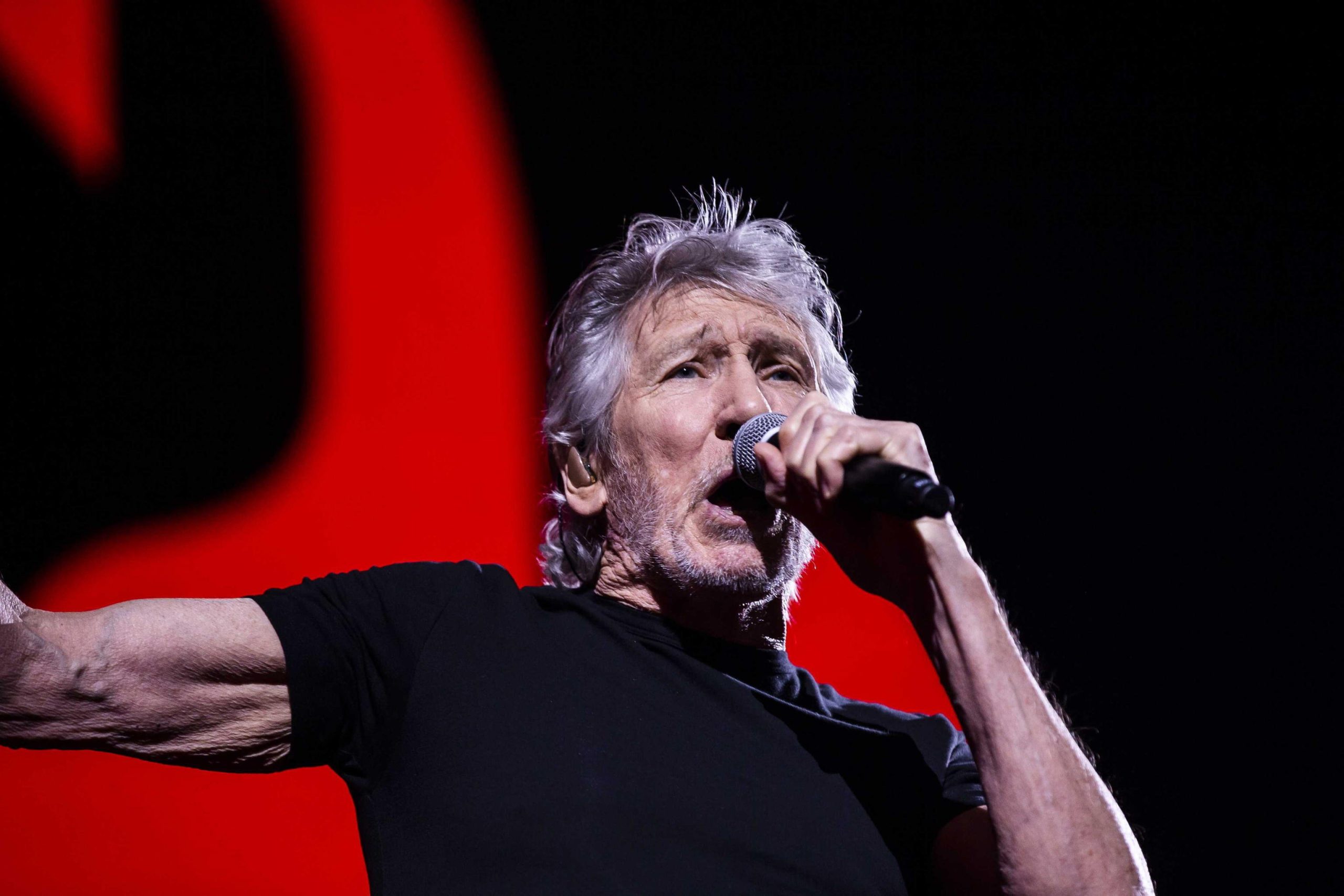 Roger Waters risponde duramente alle accuse di istigazione all’odio e filonazismo