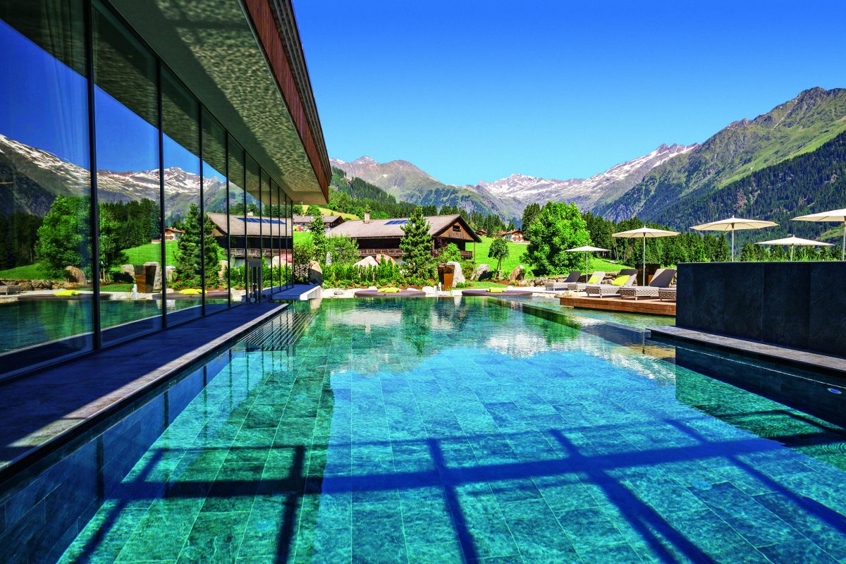 Un tuffo dove l’acqua è più blu