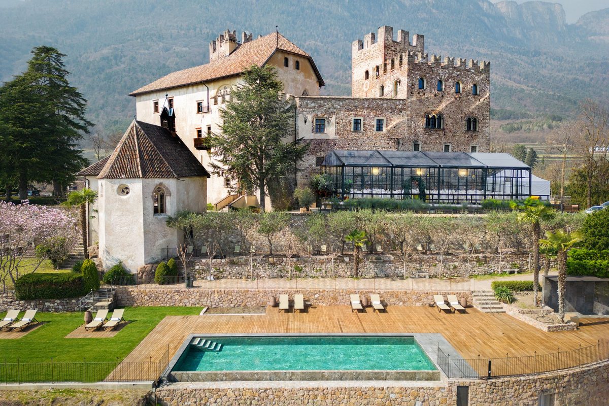 Un tuffo dove l’acqua è più blu