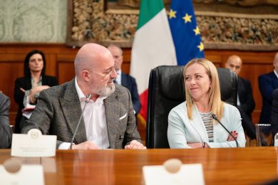 Il Governo e Bonaccini lavorano. La Schlein è scomparsa