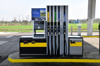 Mi faccia il pieno. Decarbonizzato.