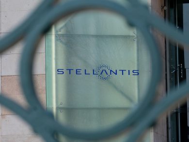 Stellantis; o si ridiscutono le regole UE, oppure via dal Regno Unito