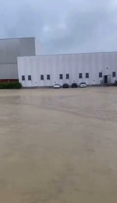 Maltempo Marche, esonda il Genica: alluvione a Pesaro | video