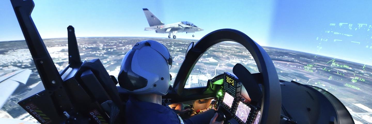 Piloti militari, anche la RAF sceglie la scuola italiana di Decimomannu