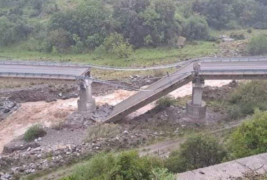 La storia «oscura» del ponte crollato in Calabria