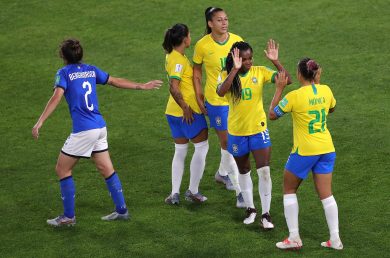 La guerra della Fifa per il Mondiale donne che nessuno vuole