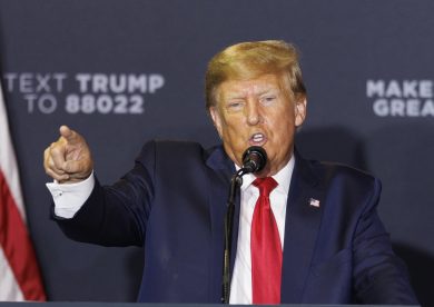 Trump, prima condanna: colpevole di abusi sessuali