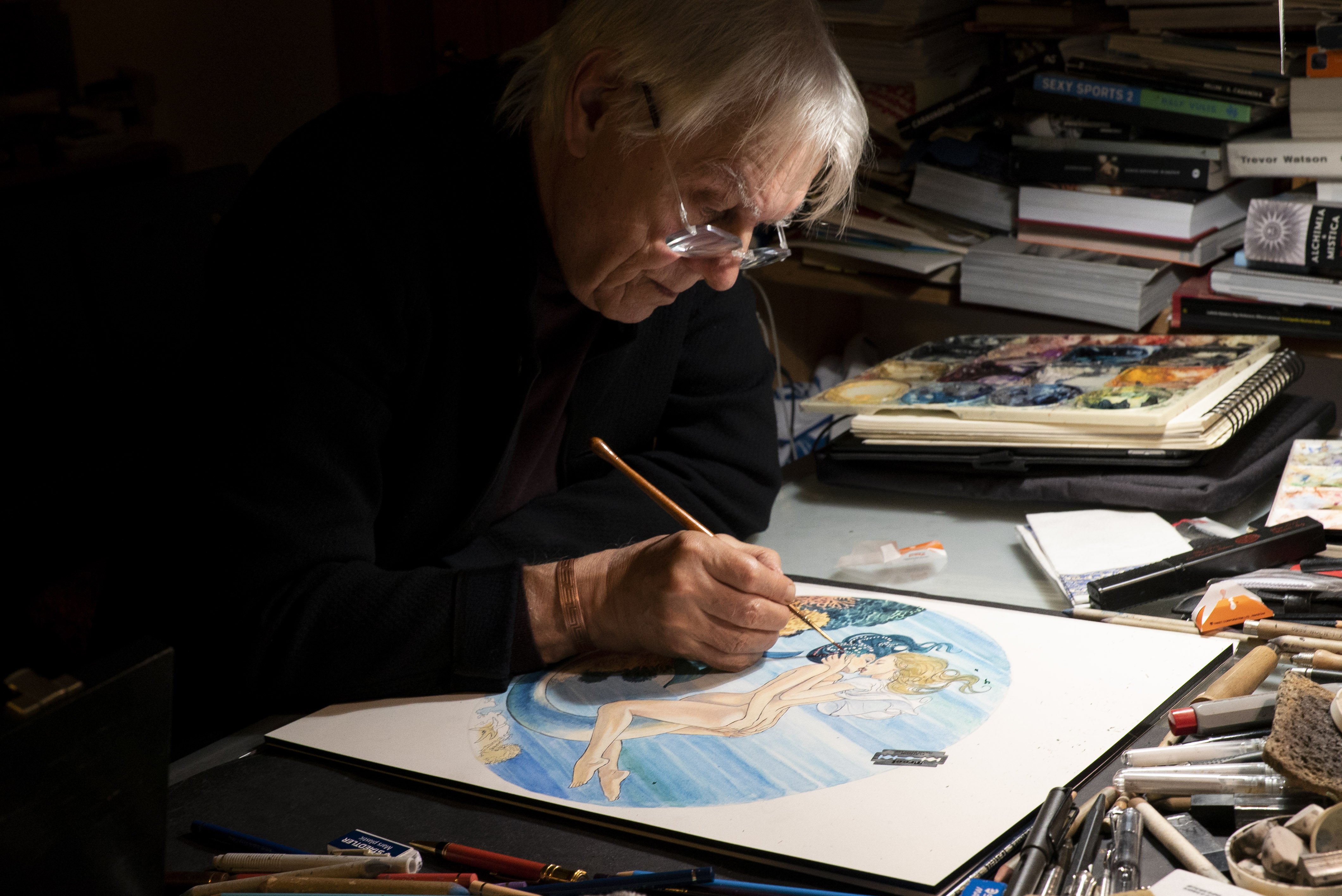 Manara: «In un’epoca bacchettona le mie donne sexy sono anarchiche»