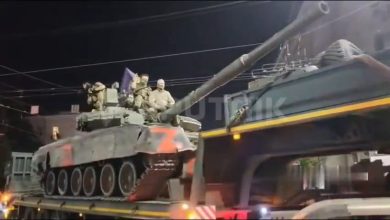 Gli uomini del Gruppo Wagner lasciano Rostov, da eroi | video