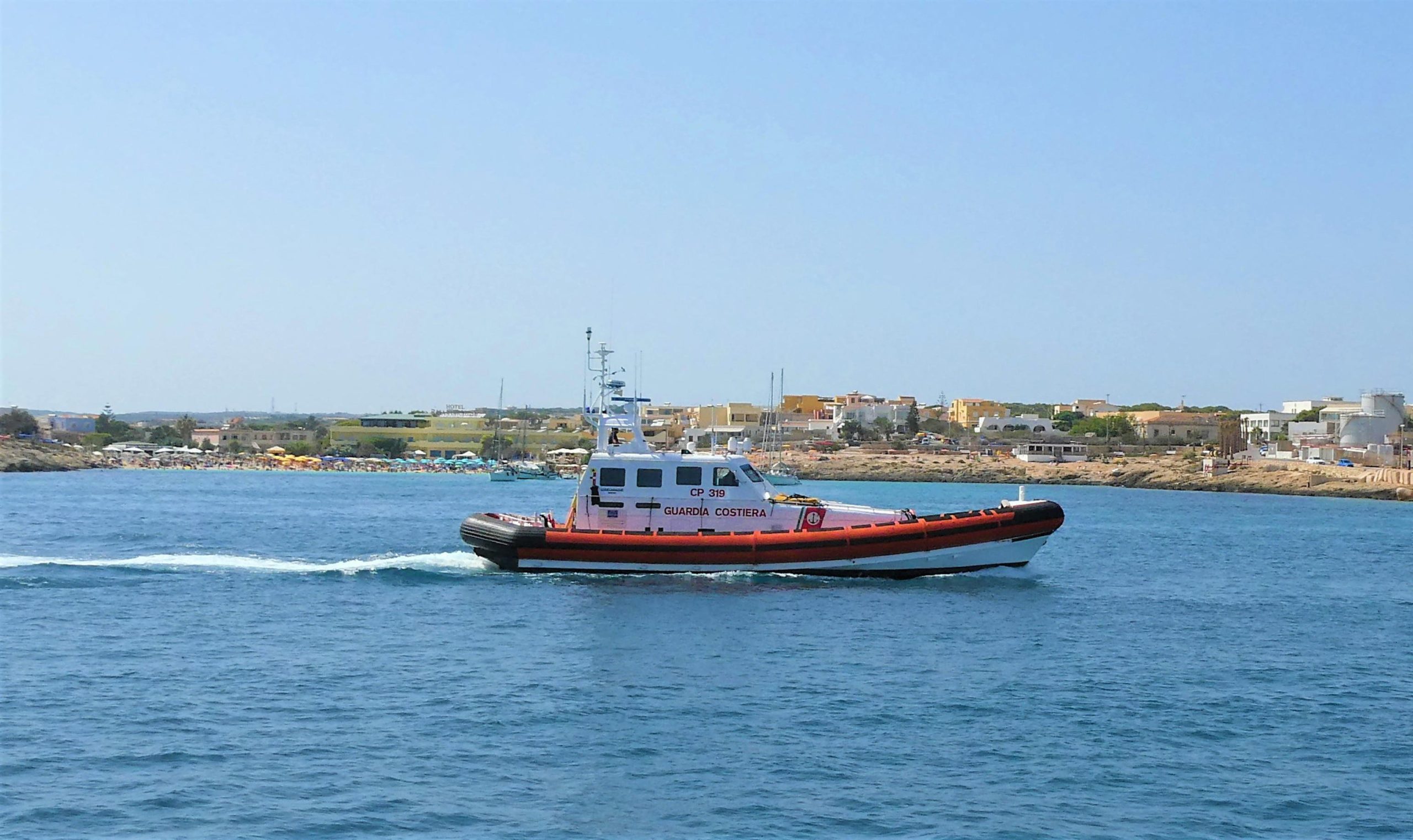 Naufragio in Tunisia: 152 migranti soccorsi, almeno 12 dispersi