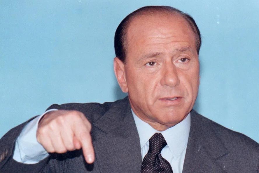 La discesa in campo di Berlusconi La discesa in campo di Berlusconi