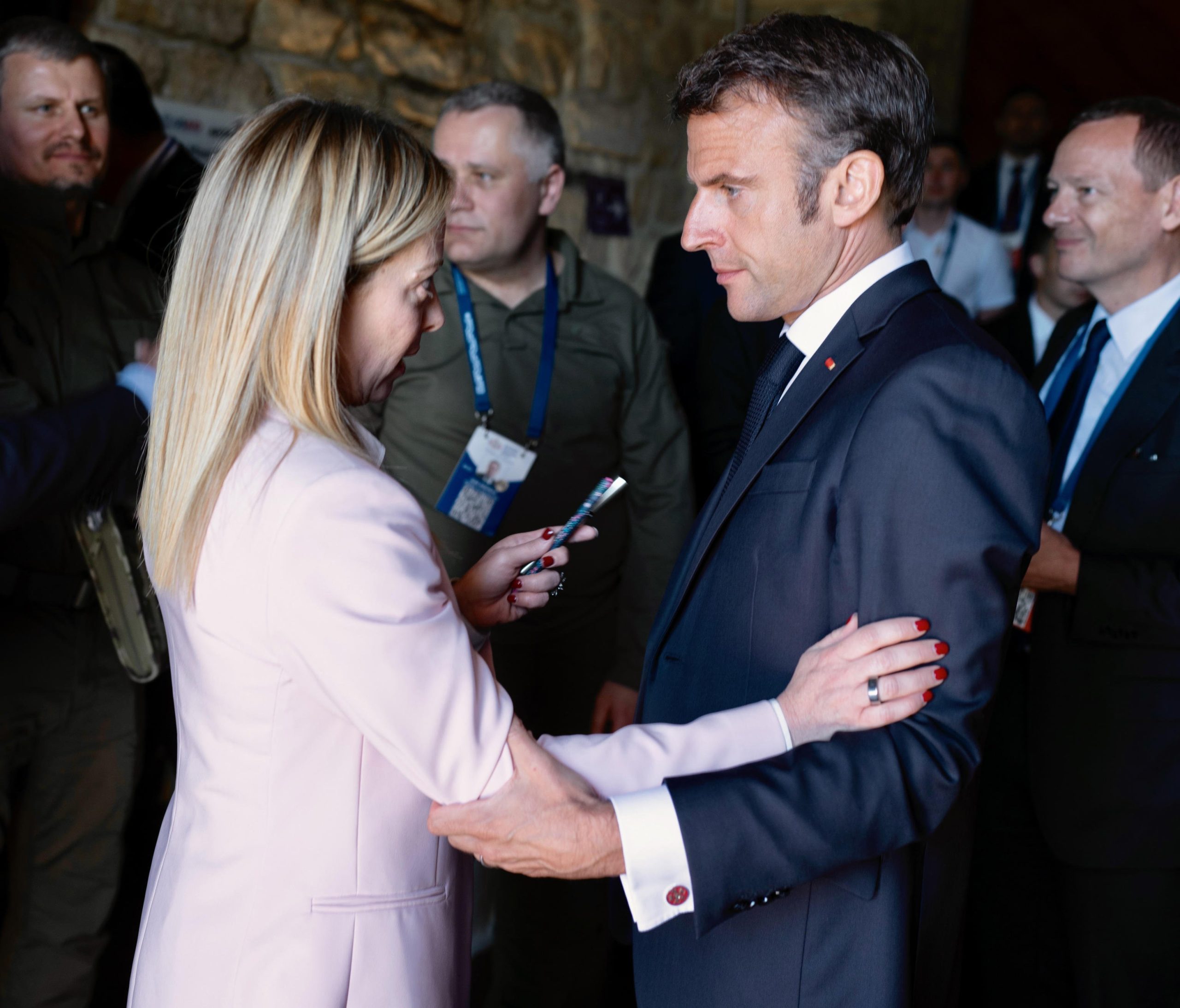 Meloni incontra Macron all’Eliseo in Francia