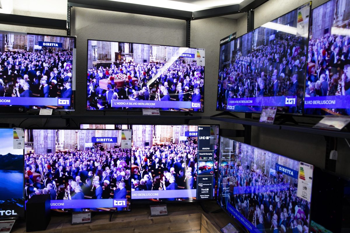 Galleria foto 'I funerali di Berlusconi. Le immagini' - foto 12