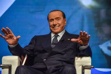 Berlusconi: come cambia la tv. Stravolti i palinsesti di Rai e Mediaset