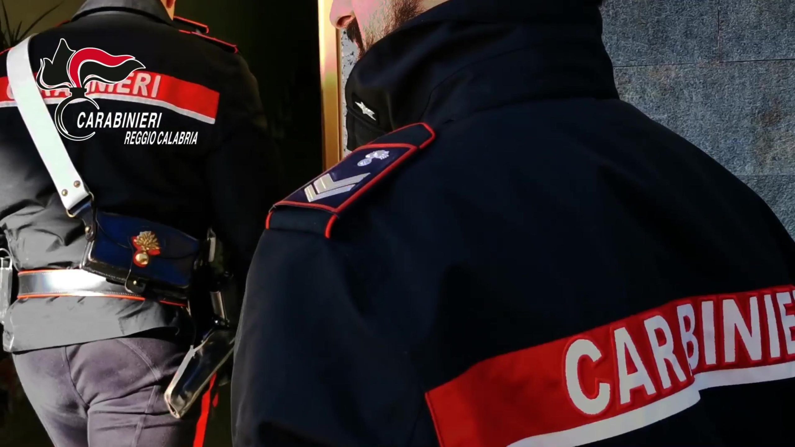 Nola, litiga con la fidanzata e investe sette persone Nola, litiga con la fidanzata e investe sette persone