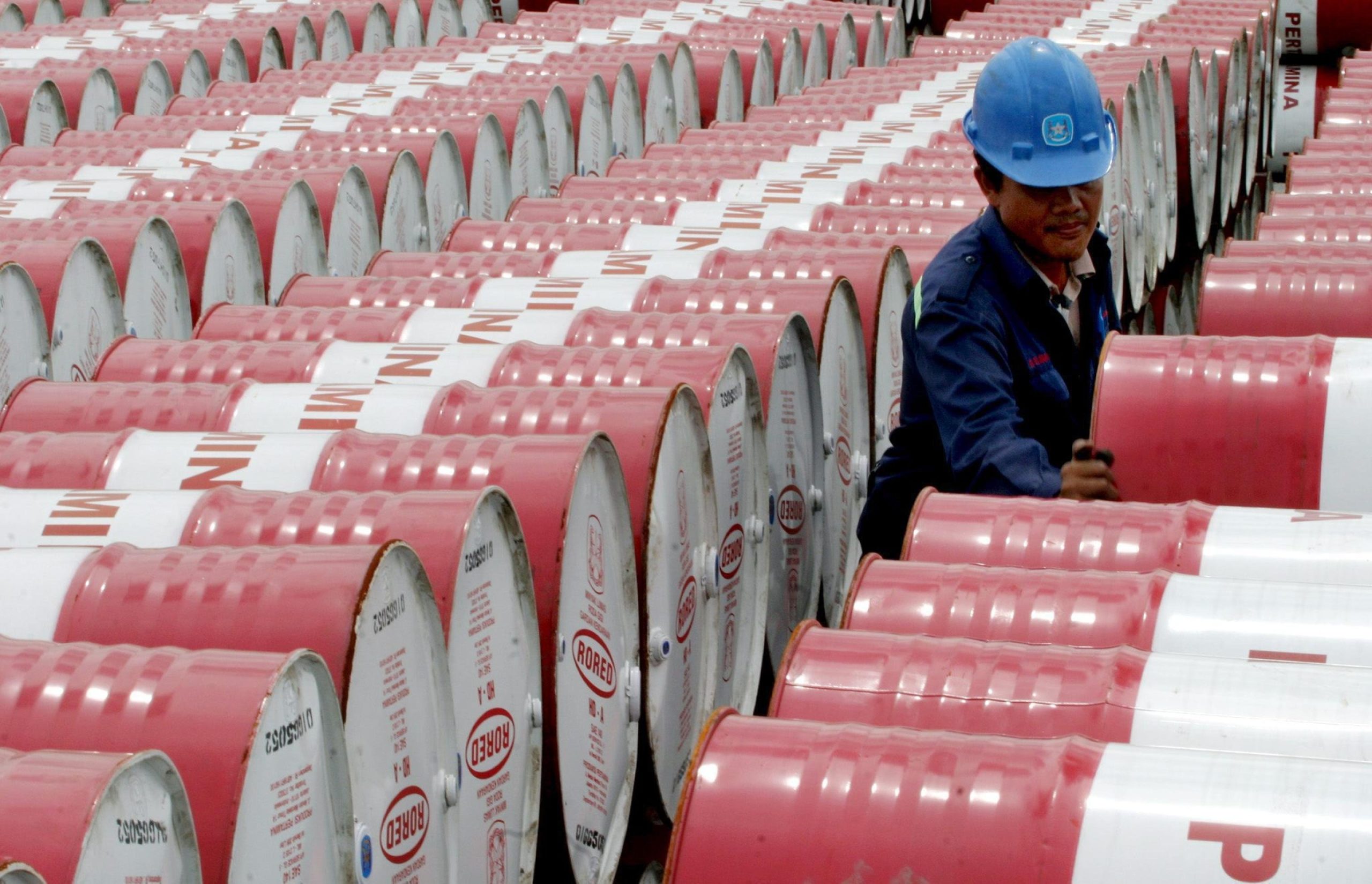 Petrolio: ok ai tagli fino al 2024. L’attenzione sui prezzi in ribasso Petrolio: ok ai tagli fino al 2024. L’attenzione sui prezzi in ribasso