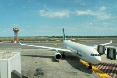 Prezzo dei biglietti aerei alle stelle, e non è solo inflazione