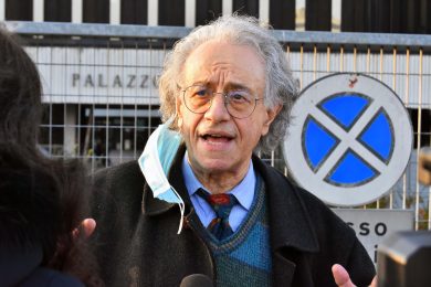 Insufficienza di prove per Foti. Ma il processo su Bibbiano è intatto