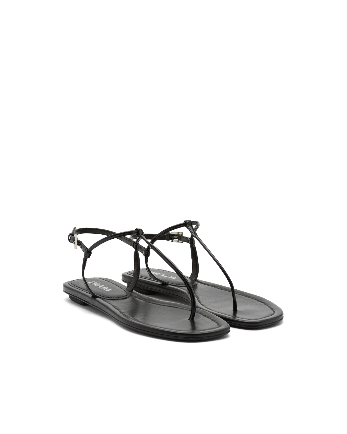 Galleria foto 'Sandali bassi: l’accessorio ideale per uno stile quiet luxury' - foto 3