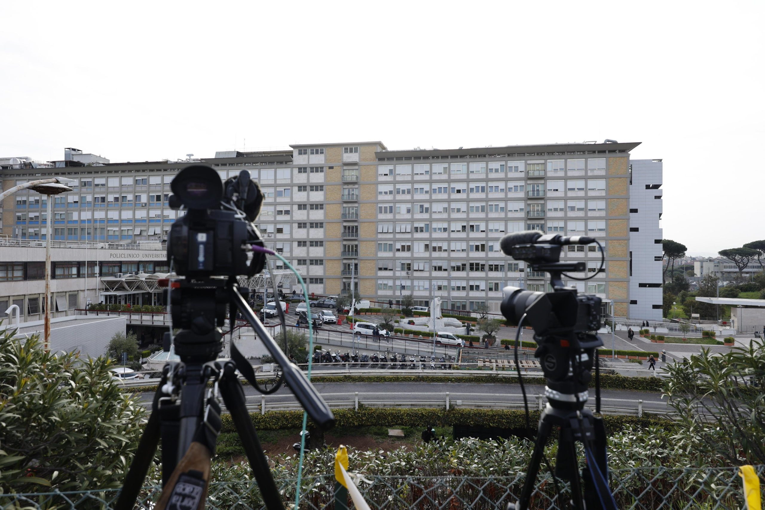 Papa Francesco al Gemelli per controlli