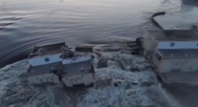 Ucraina, i russi fanno saltare la diga di Kakhovka