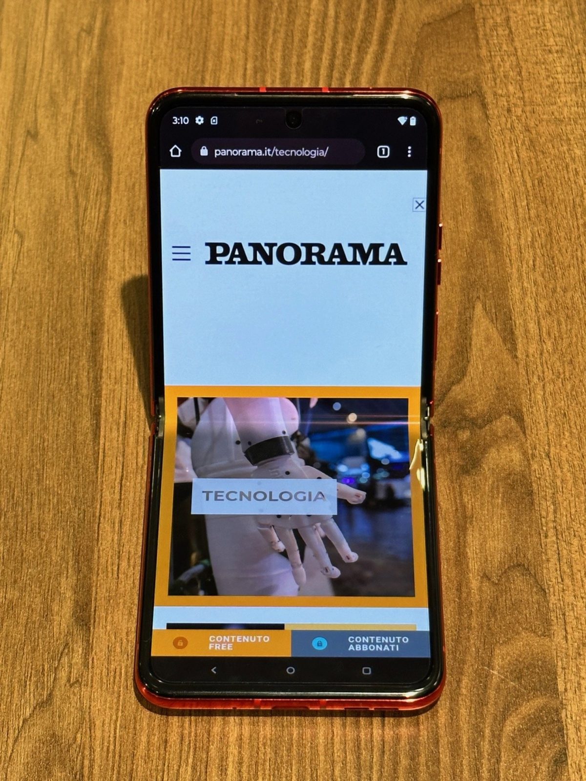 Galleria foto 'Razr 40 Ultra e Razr 40, le curve giuste di Motorola' - foto 11