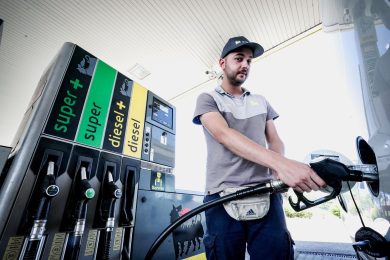 Benzina, da domani obbligo di esporre il prezzo medio nei distributori