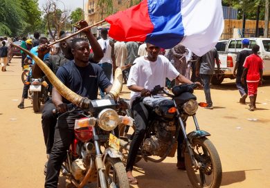 Niger, assaltata l’ambasciata di Francia
