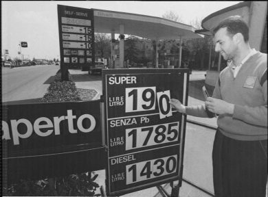 Benzina sempre più cara