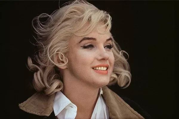 La stella di Marilyn brilla 
ad Aosta | le immagini