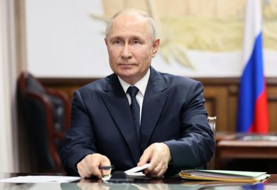 Putin sarà presente al vertice del Brics in Sudafrica nonostante il mandato d’arresto