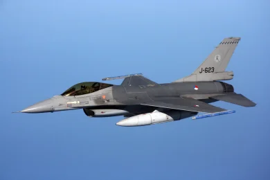 F-16 all’Ucraina, al via l’addestramento, ma in Europa