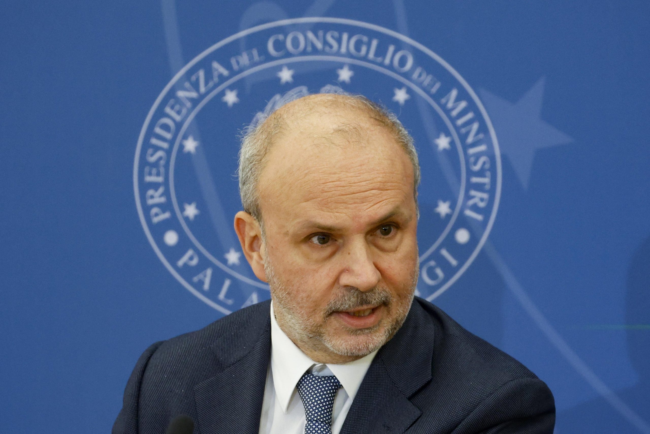 Caldo, Schillaci: «Proteggere fragili, anziani e bambini»