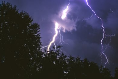 Maltempo, forti temporali in Alto Adige con chicchi di grandine da 8 cm