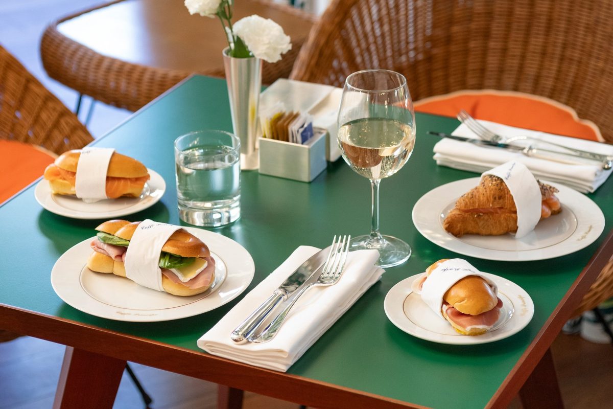 Galleria foto 'Gruppo Prada svela il nuovo volto dello storico «Caffè Principe» a Forte dei Marmi' - foto 3