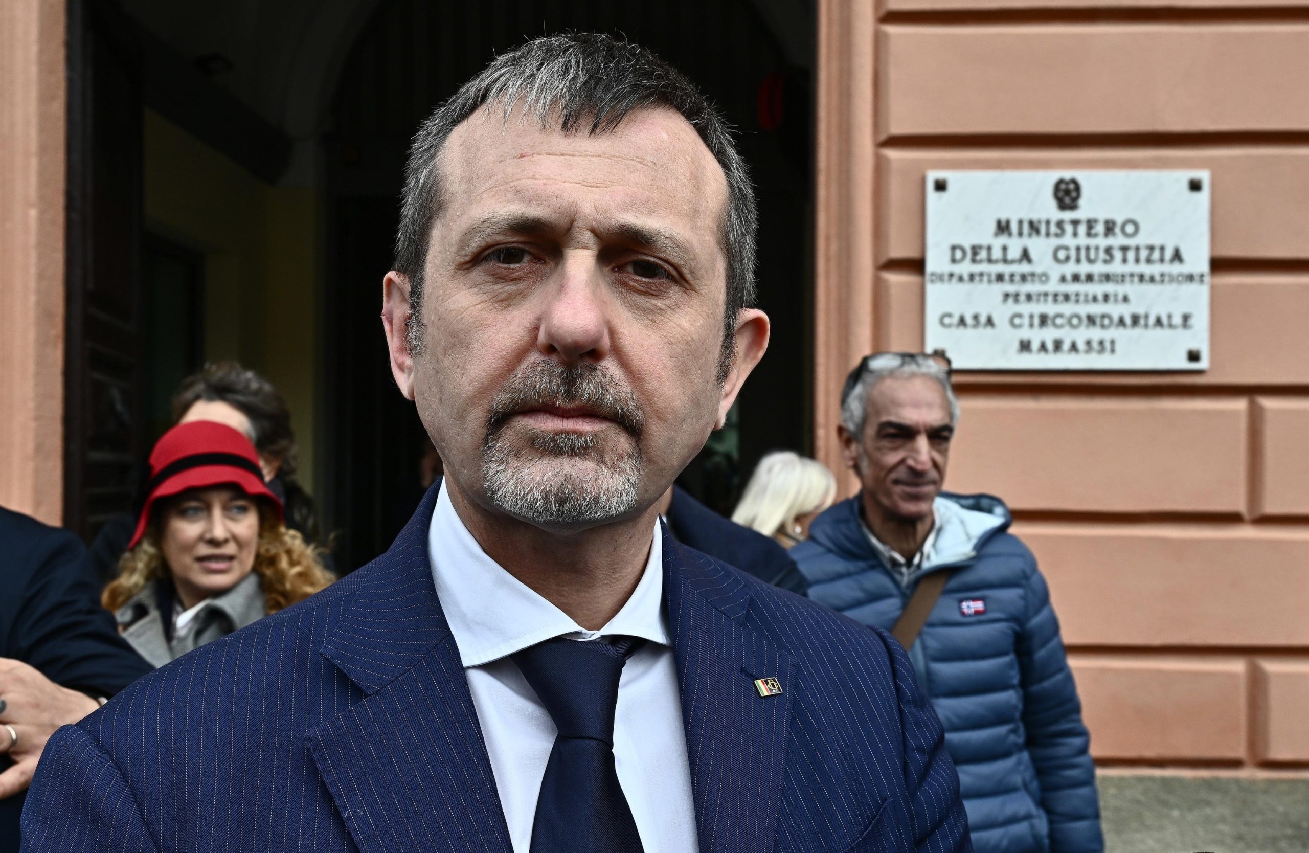 Caso Cospito: imputazione coatta per Delmastro Caso Cospito: imputazione coatta per Delmastro