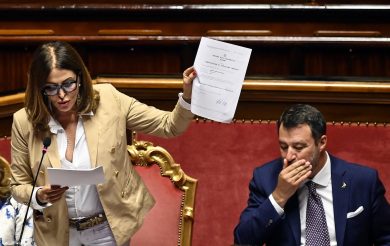 Santanché indagata da 8 mesi, ma i giudici non l’hanno ancora informata