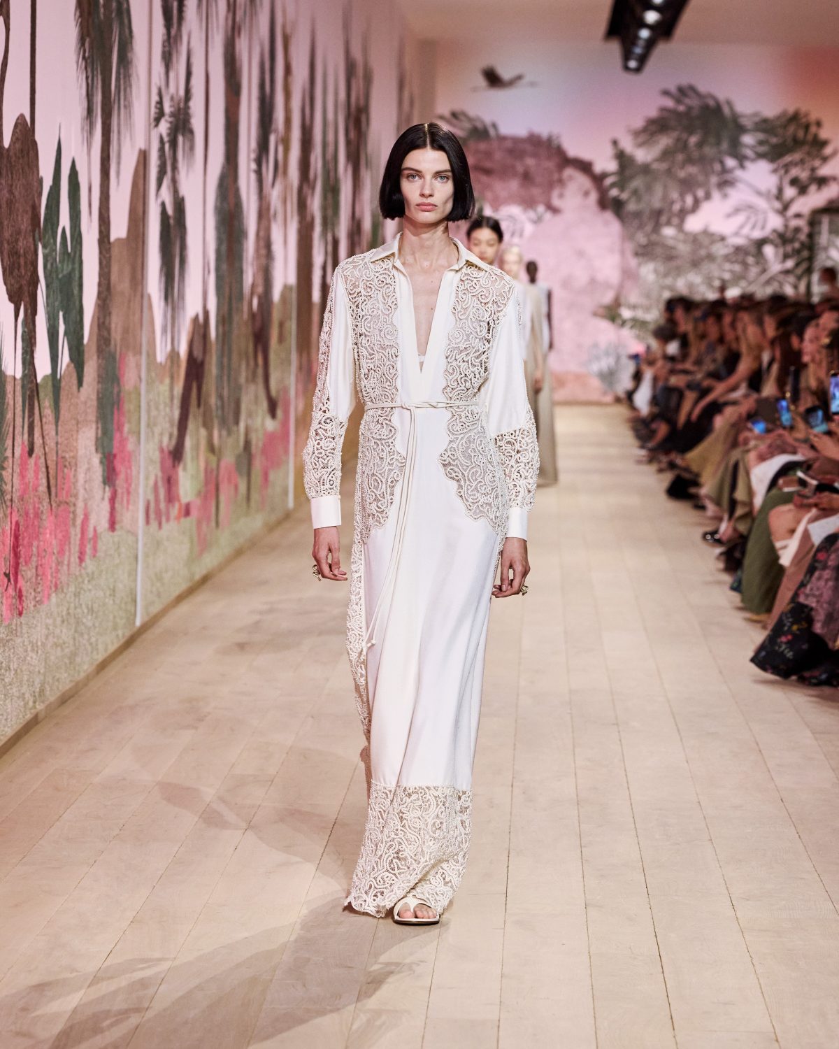 Galleria foto 'Dior, tra sottrazione e recupero di antiche maestrie' - foto 7