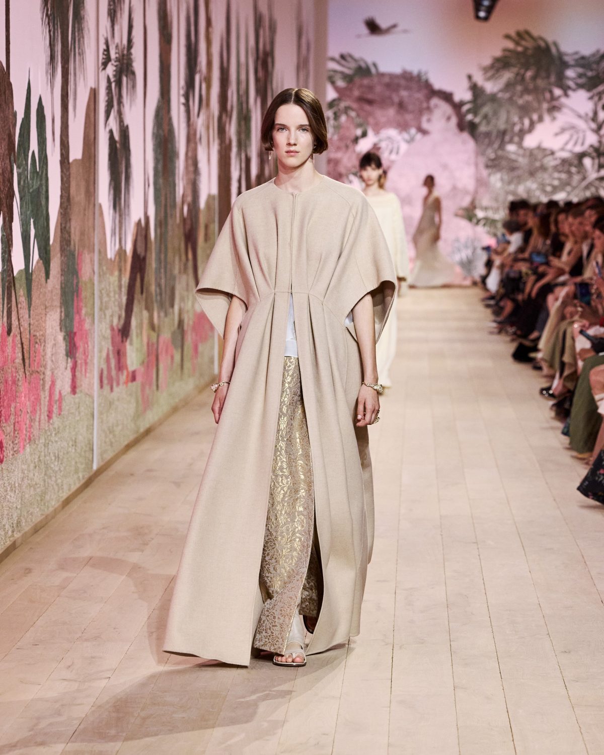 Galleria foto 'Dior, tra sottrazione e recupero di antiche maestrie' - foto 6